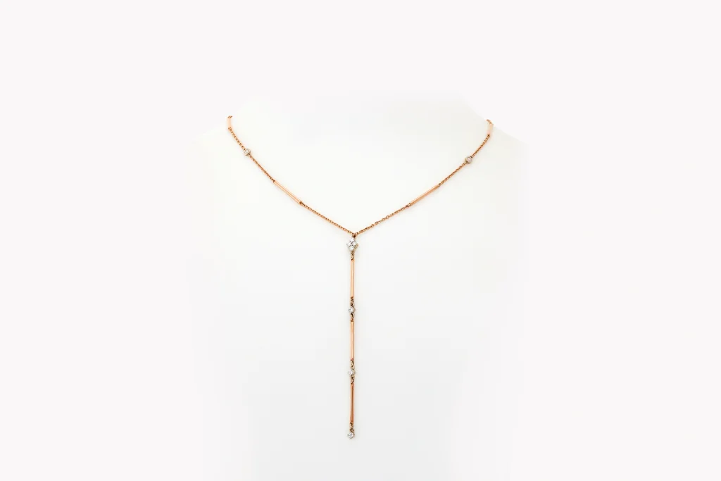 Sleek Chain with Diamonds